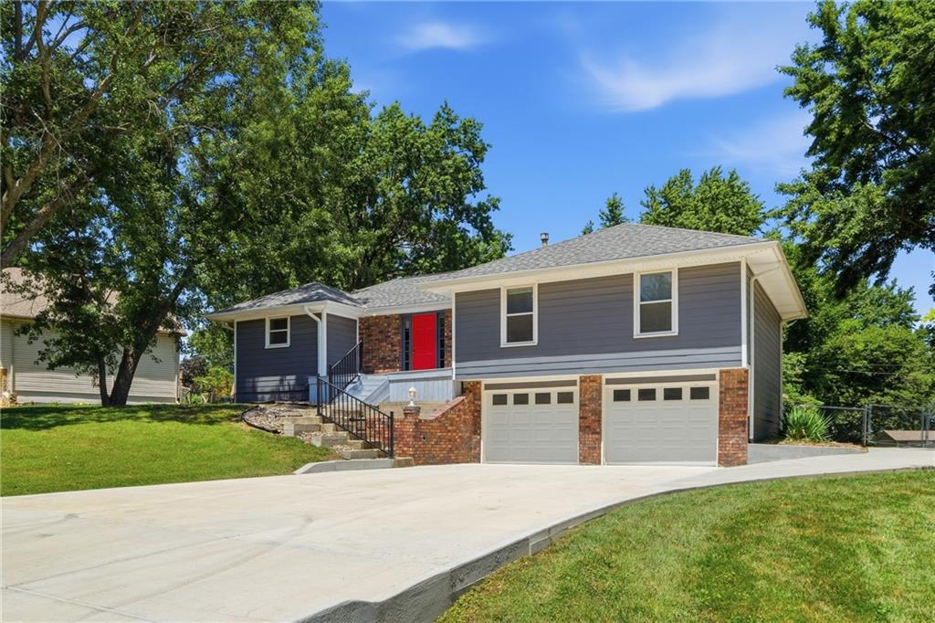2nd image of 21222 W 70th St, Shawnee, KS 66218 | MLS# 2632683