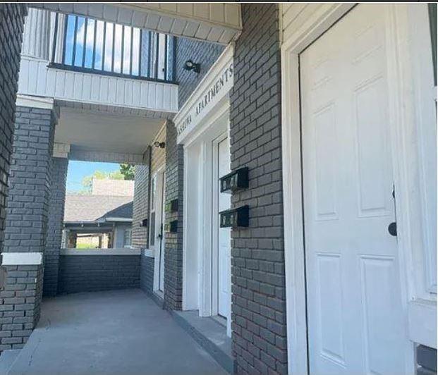 3rd image of 2305 E 37Th St, Kansas City, MO 64109 | MLS# 2632689