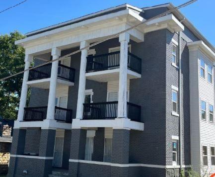 1st image of 2305 E 37th St, Kansas City, MO 64109 | MLS# 2632689