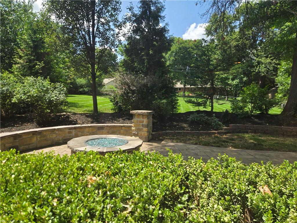 3rd image of 9536 Manor Rd, Leawood, KS 66206 | MLS# 2632701