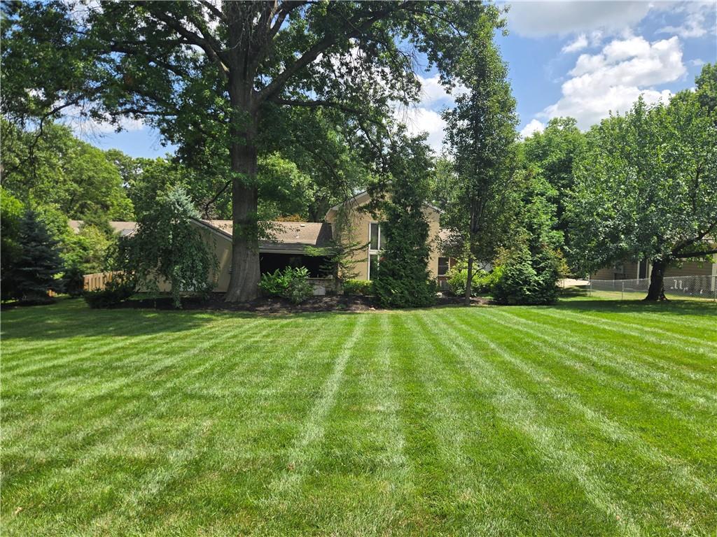 2nd image of 9536 Manor Rd, Leawood, KS 66206 | MLS# 2632701