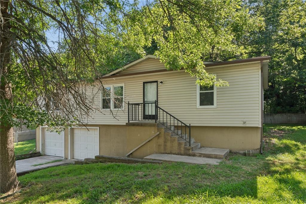 2nd image of 4804 W Christie Cir, Blue Springs, MO 64015 | MLS# 2632718