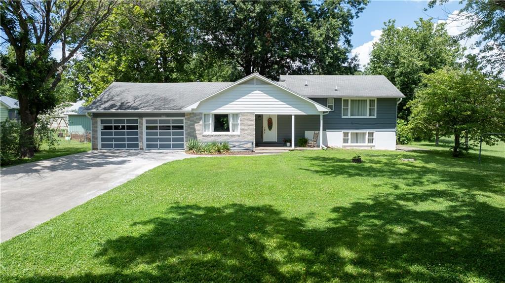 2nd image of 2315 E 16th St, Sedalia, MO 65301 | MLS# 2632726
