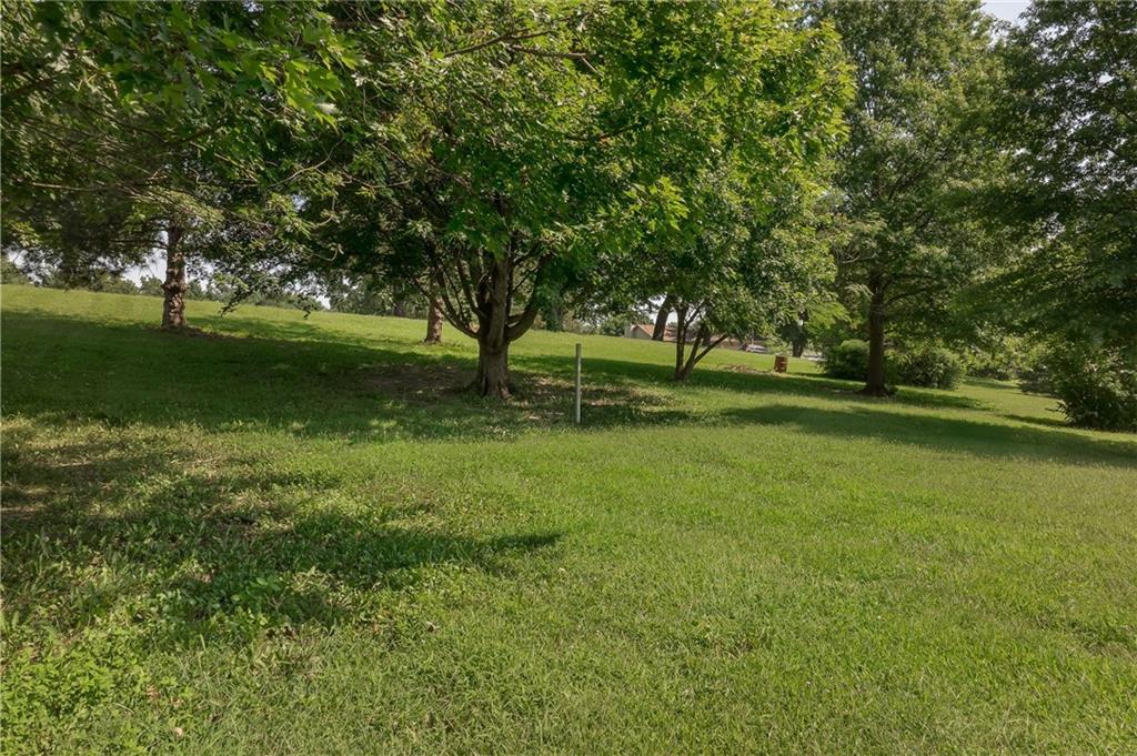 3rd image of 5 Se Hilltop Terrace Rd, St Joseph, MO 64507 | MLS# 2632741