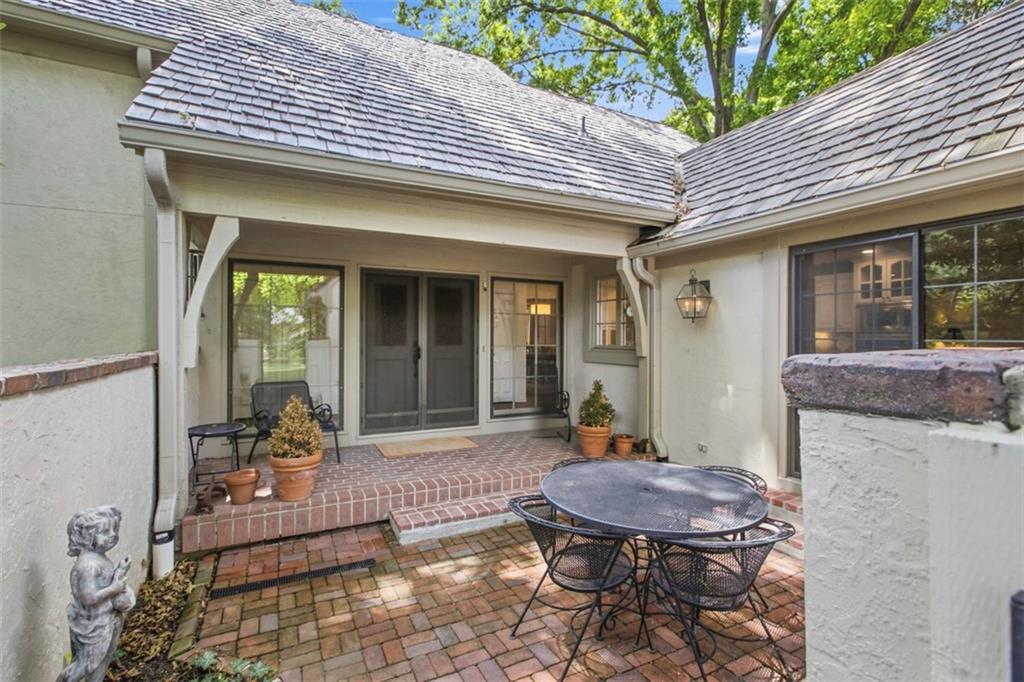 2nd image of 7930 Bristol Ct, Prairie Village, KS 66208 | MLS# 2632746