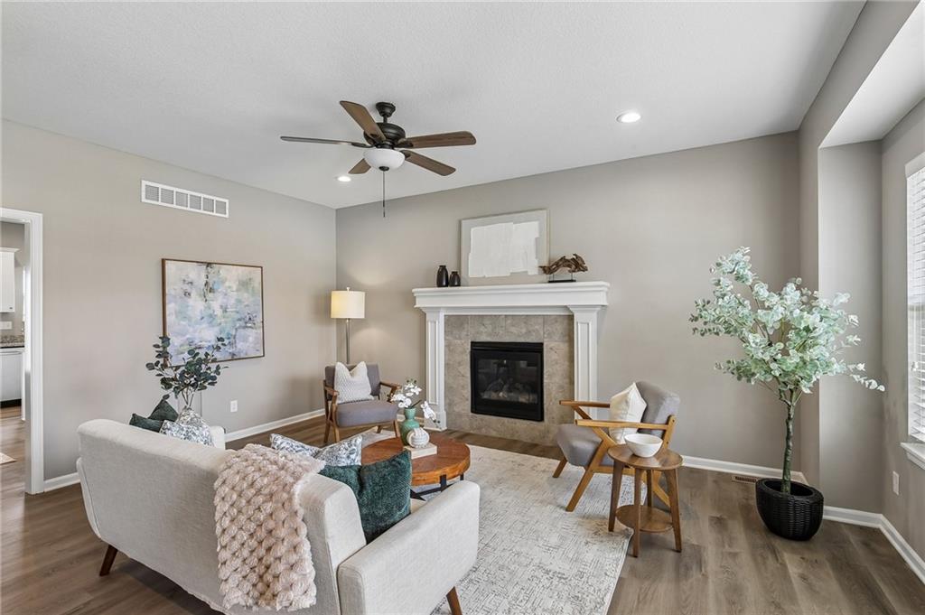 4th image of 1801 Nw Hilltop Ct, Grain Valley, MO 64029 | MLS# 2632747
