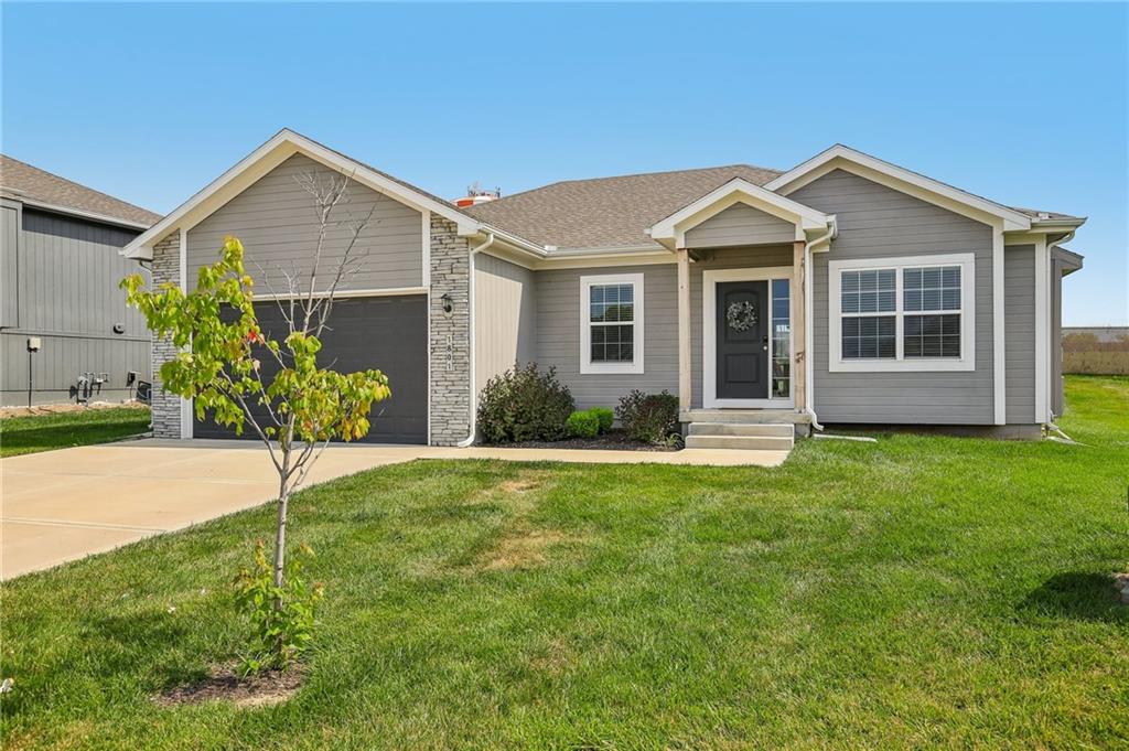 3rd image of 1801 Nw Hilltop Ct, Grain Valley, MO 64029 | MLS# 2632747