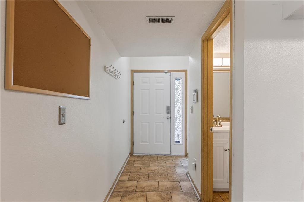 4th image of 15521 E 48Th St, Kansas City, MO 64136 | MLS# 2632790