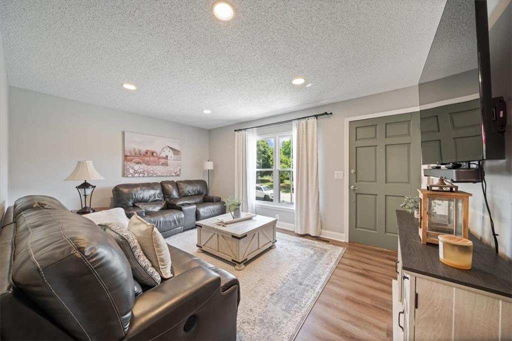 4th image of 8412 Nw Atkins Ct, Kansas City, MO 64153 | MLS# 2632796