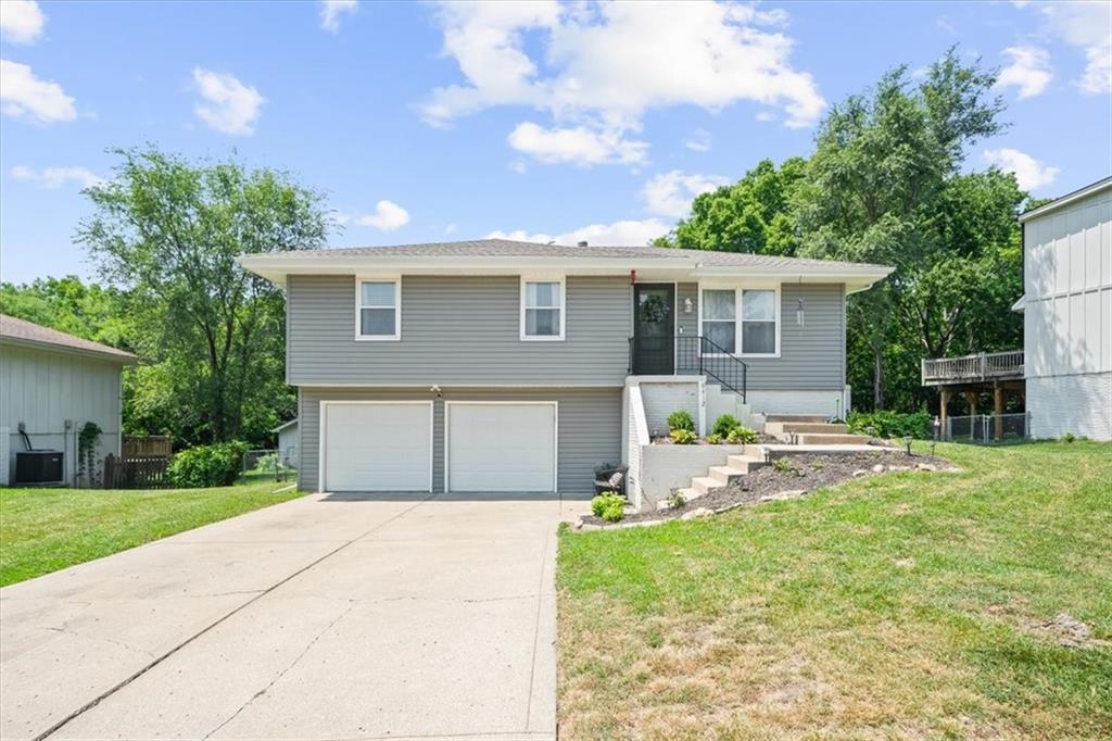 3rd image of 8412 Nw Atkins Ct, Kansas City, MO 64153 | MLS# 2632796
