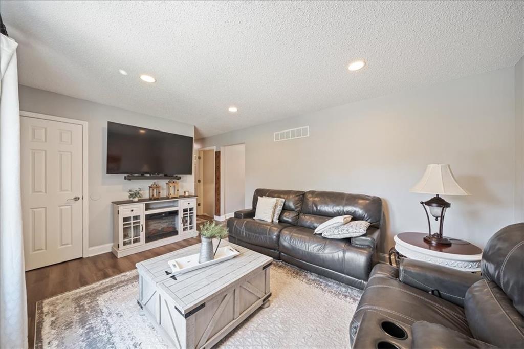 5th image of 8412 Nw Atkins Ct, Kansas City, MO 64153 | MLS# 2632796