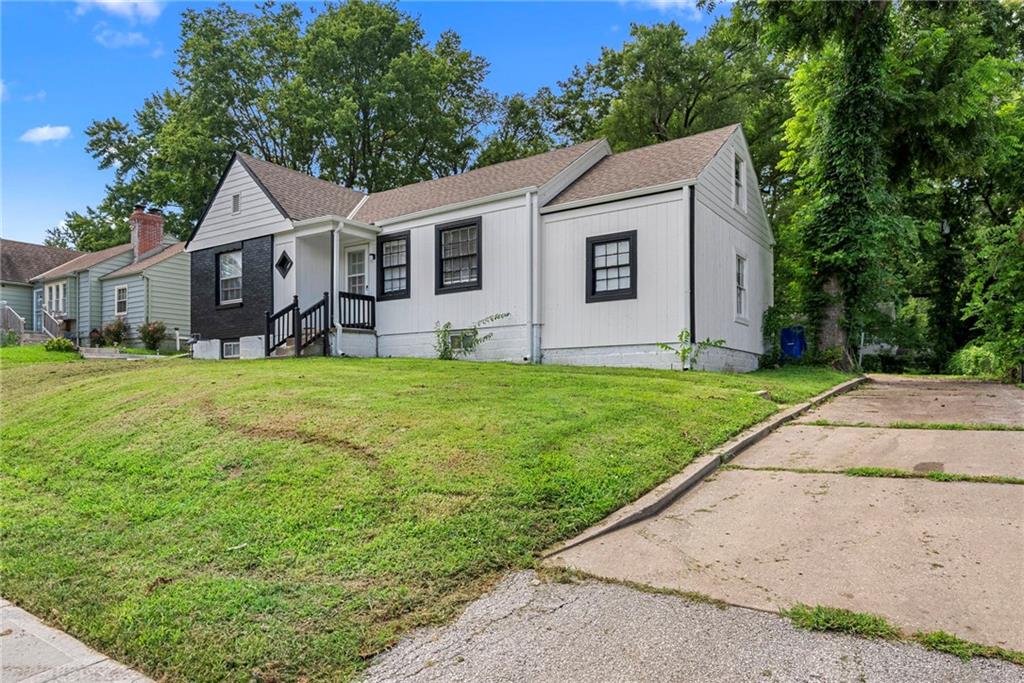 2nd image of 6804 Raytown Rd, Raytown, MO 64133 | MLS# 2632799