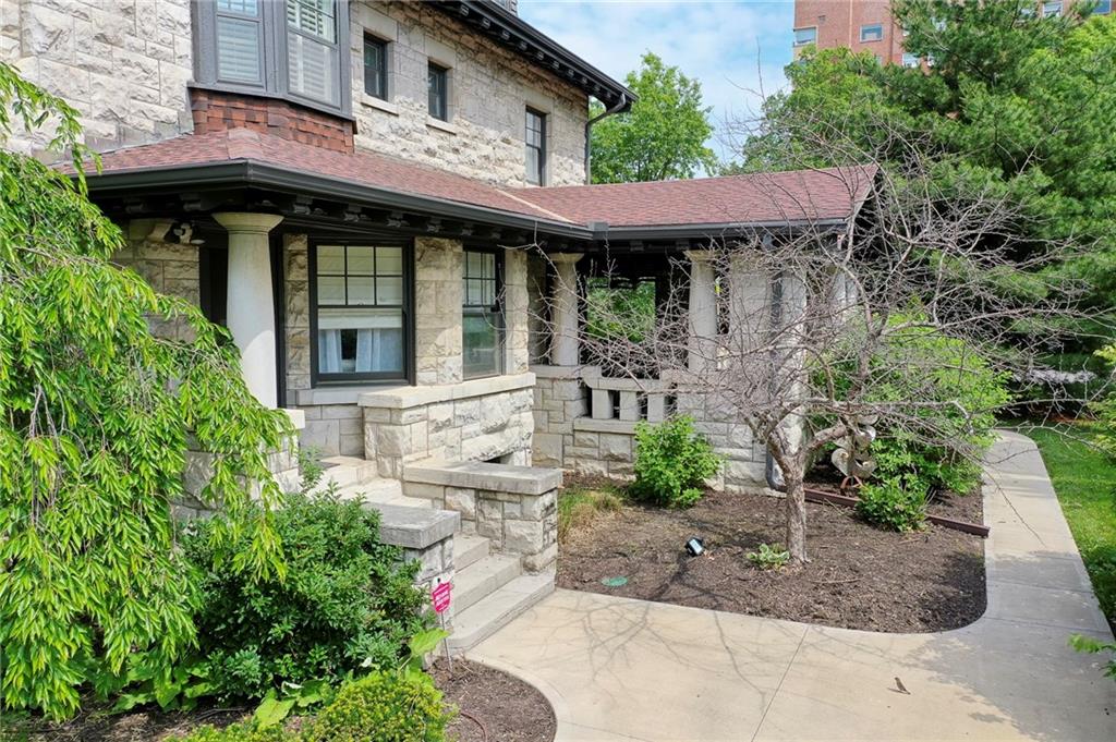 5th image of 633 E Armour Blvd Blvd, Kansas City, MO 64109 | MLS# 2632816