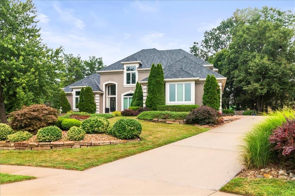2nd image of 713 Ne Dick Howser Ct, Lees Summit, MO 64064 | MLS# 2632824