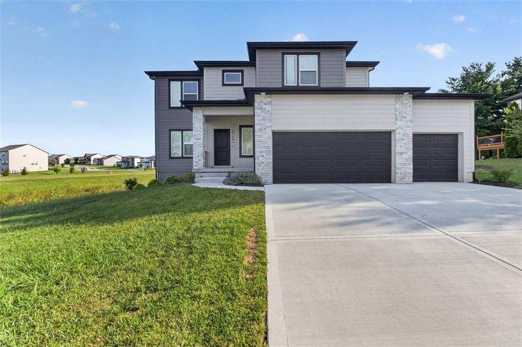 2nd image of 2708 Sw 12th St, Lees Summit, MO 64081 | MLS# 2632833