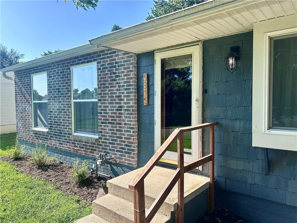2nd image of 5315 University Ave, Saint Joseph, MO 64503 | MLS# 2632835