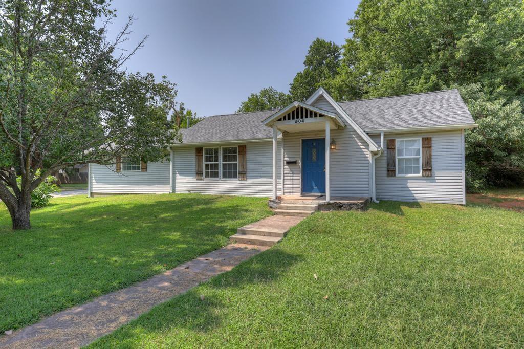2nd image of 504 E 6th St, Baxter Springs, KS 66713 | MLS# 2632837