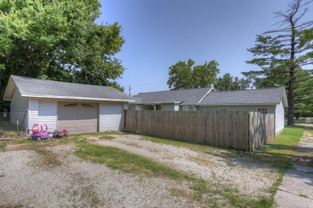 29th image of 504 E 6th St, Baxter Springs, KS 66713 | MLS# 2632837
