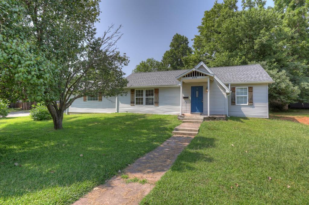 1st image of 504 E 6th St, Baxter Springs, KS 66713 | MLS# 2632837