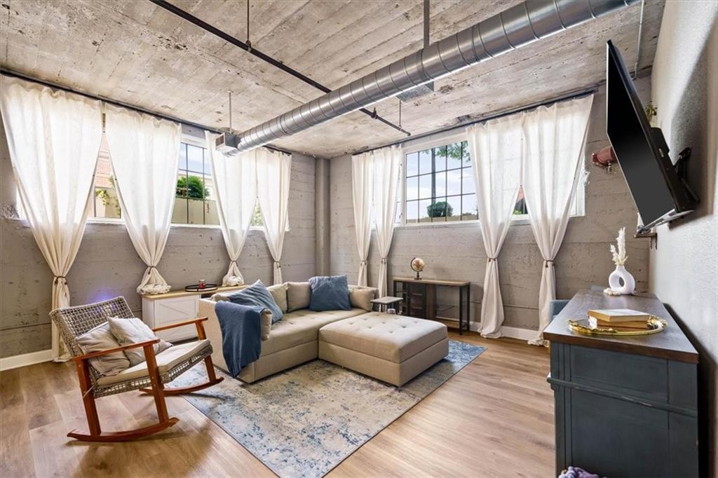 3rd image of 321 W 7Th St #103, Kansas City, MO 64105 | MLS# 2632859