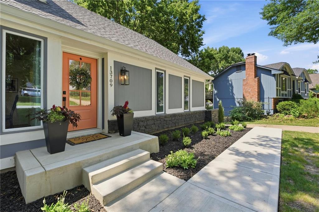 2nd image of 13709 W 70th St, Shawnee, KS 66216 | MLS# 2632863