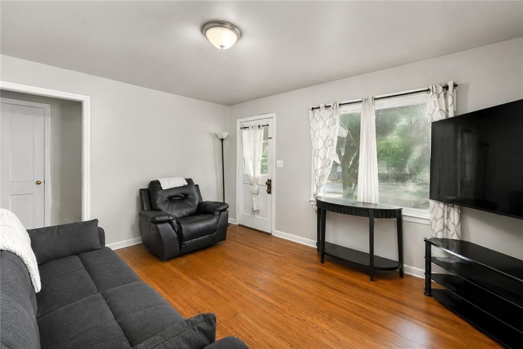 5th image of 118 N Carlisle St, Sugar Creek, MO 64054 | MLS# 2632884