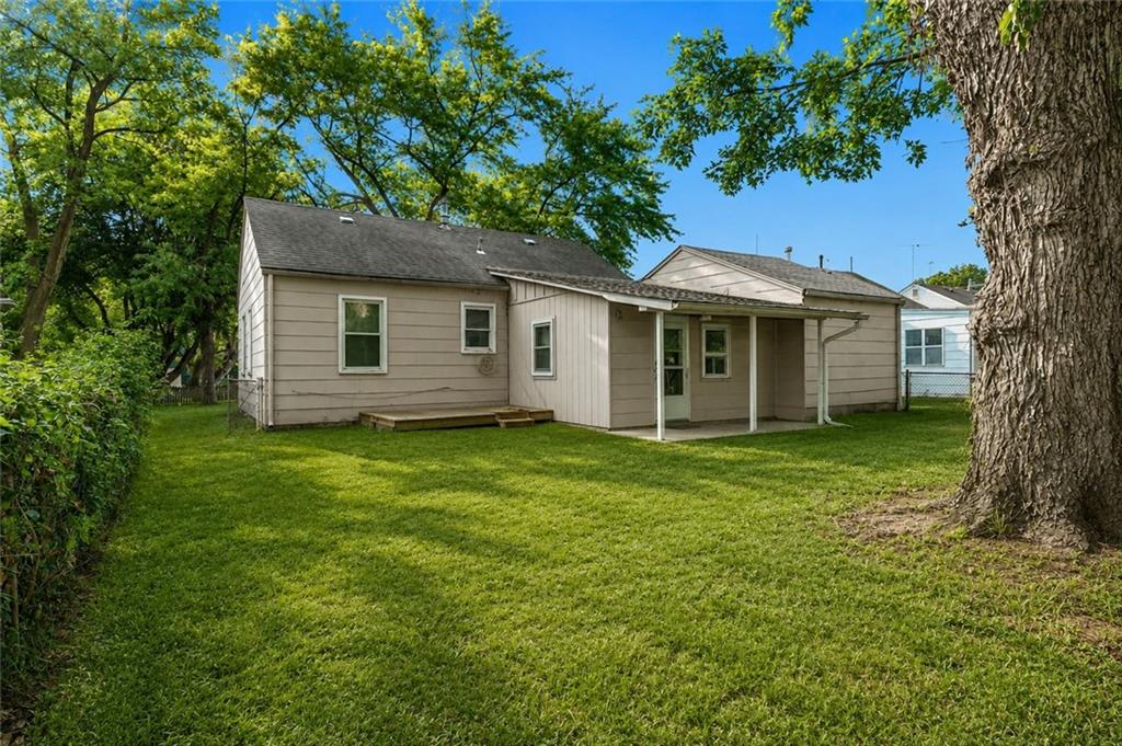 8th image of 118 N Carlisle St, Sugar Creek, MO 64054 | MLS# 2632884