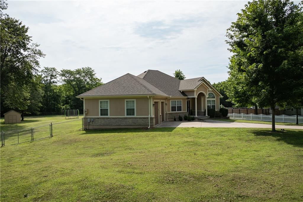 5th image of 909 S Ann St, Independence, MO 64056 | MLS# 2632898