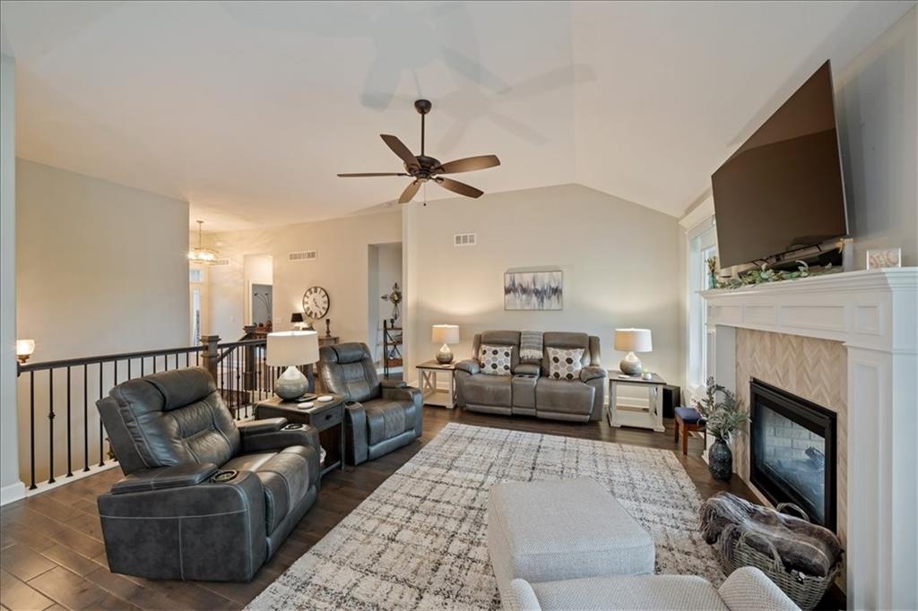 5th image of 16366 S Laurelwood St, Olathe, KS 66062 | MLS# 2632899