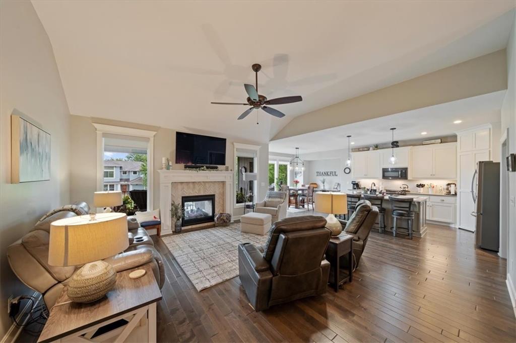 4th image of 16366 S Laurelwood St, Olathe, KS 66062 | MLS# 2632899