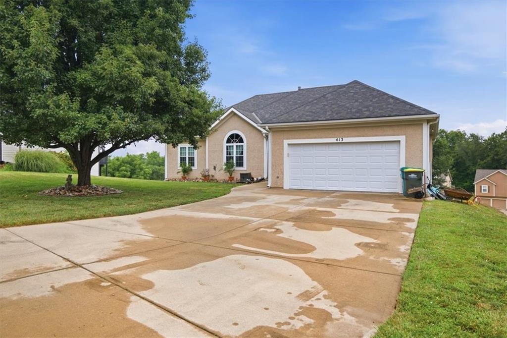 2nd image of 413 Hillbrook Ct, Lansing, KS 66043 | MLS# 2632900