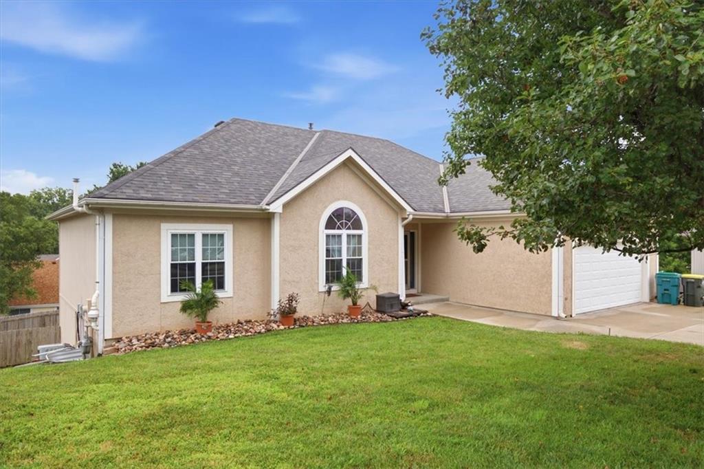 1st image of 413 Hillbrook Ct, Lansing, KS 66043 | MLS# 2632900