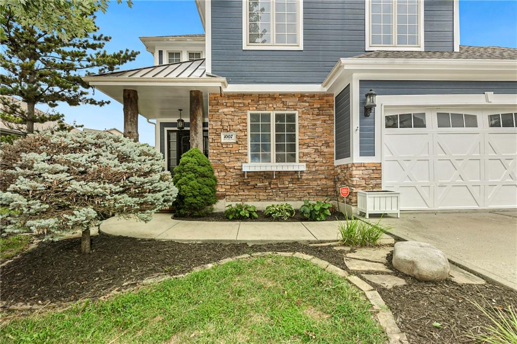 3rd image of 1007 Burr Oak Ln, Grain Valley, MO 64029 | MLS# 2632919