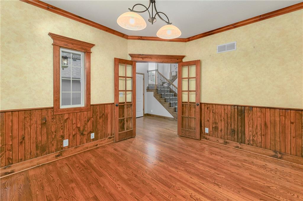 5th image of 1007 Burr Oak Ln, Grain Valley, MO 64029 | MLS# 2632919