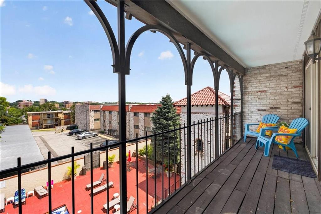 3rd image of 5019 Walnut St, Kansas, MO 64112