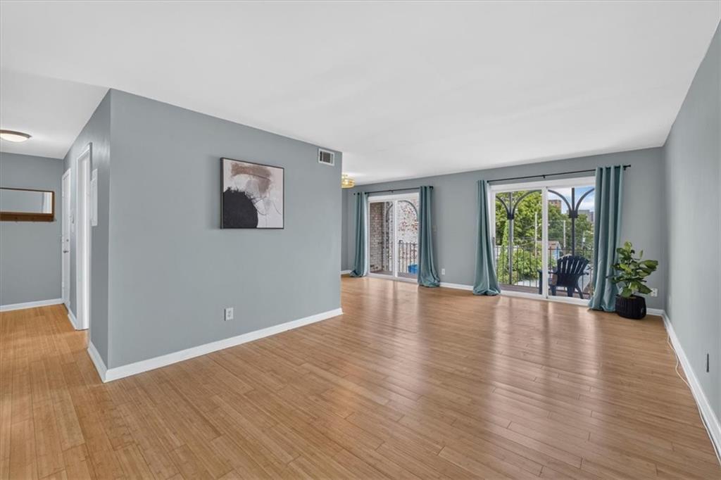 4th image of 5019 Walnut St, Kansas, MO 64112