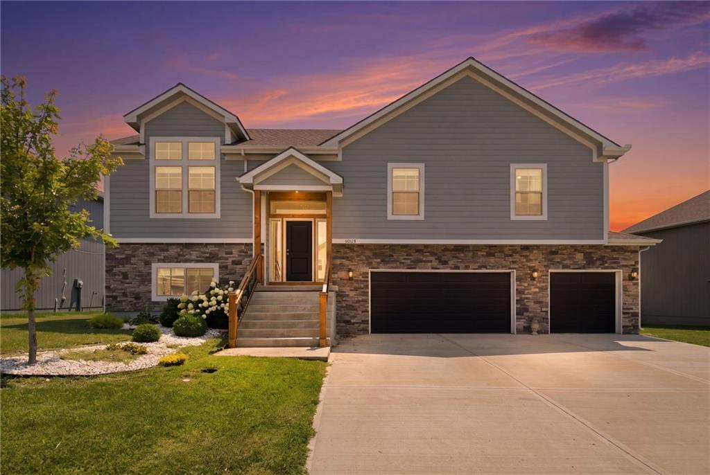 2nd image of 16029 Craig St, Basehor, KS 66007 | MLS# 2632930