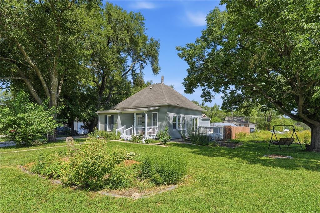 1st image of 245 Illinois St, Lawrence, KS 66044 | MLS# 2632948