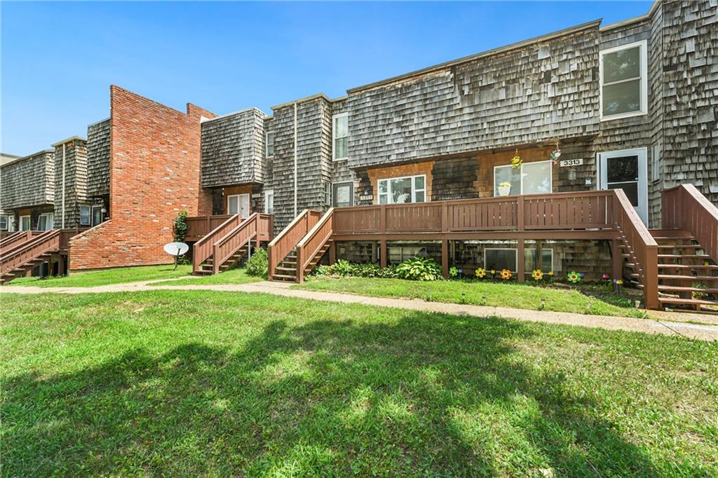 2nd image of 3311 Bridge Manor Dr, Kansas City, MO 64137 | MLS# 2632981