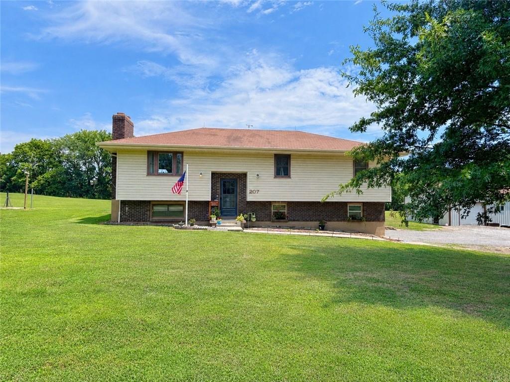 2nd image of 207 Evergreen St, Excelsior Springs, MO 64024 | MLS# 2632987