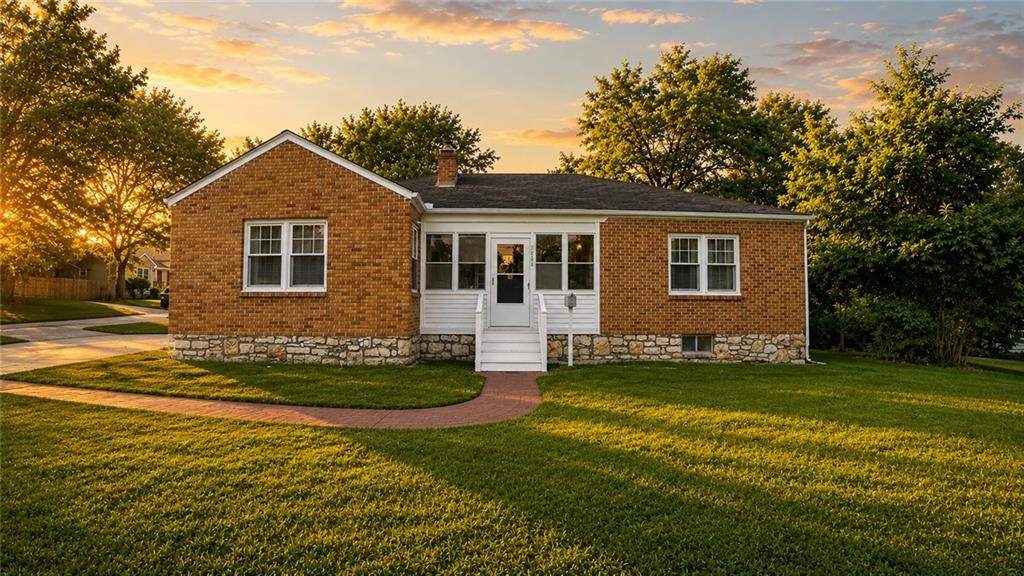 2nd image of 7021 Raytown Rd, Raytown, MO 64133 | MLS# 2633015