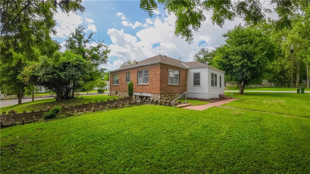 32nd image of 7021 Raytown Rd, Raytown, MO 64133 | MLS# 2633015