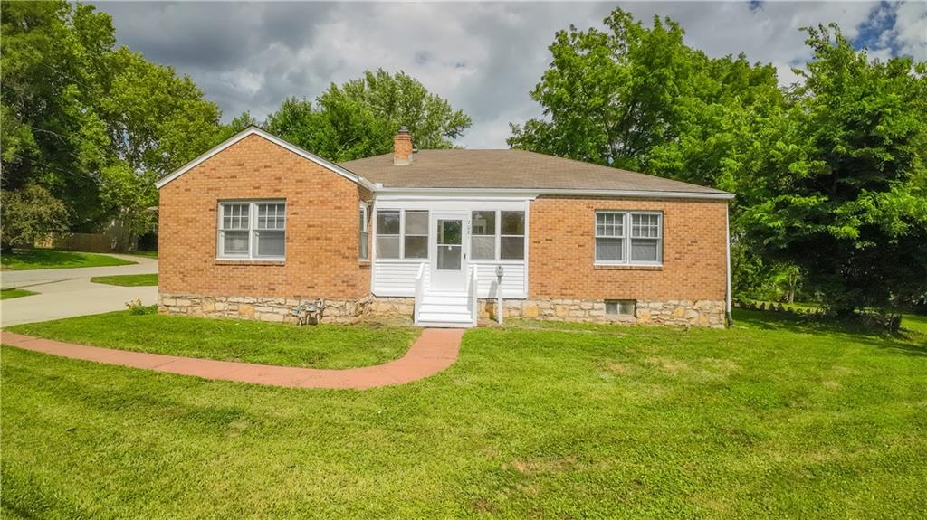 1st image of 7021 Raytown Rd, Raytown, MO 64133 | MLS# 2633015