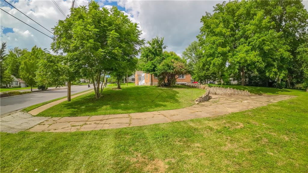 3rd image of 7021 Raytown Rd, Raytown, MO 64133 | MLS# 2633015