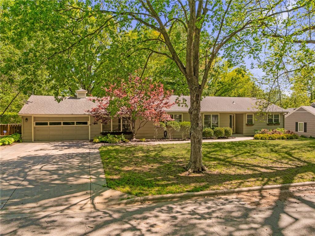 4th image of 2105 W 97Th St, Leawood, KS 66206 | MLS# 2633017