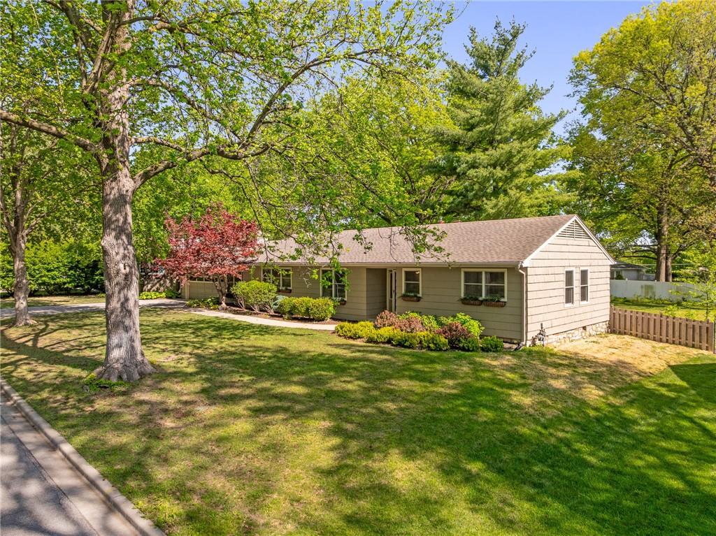 2nd image of 2105 W 97th St, Leawood, KS 66206 | MLS# 2633017