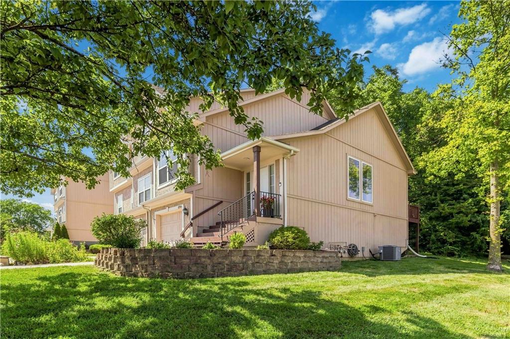 2nd image of 13744 Grove Ave, Bonner Springs, KS 66012 | MLS# 2633031