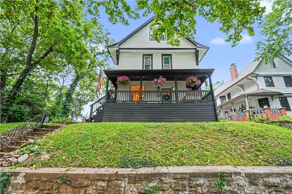 1st image of 3630 Bell St, Kansas City, MO 64111 | MLS# 2633038