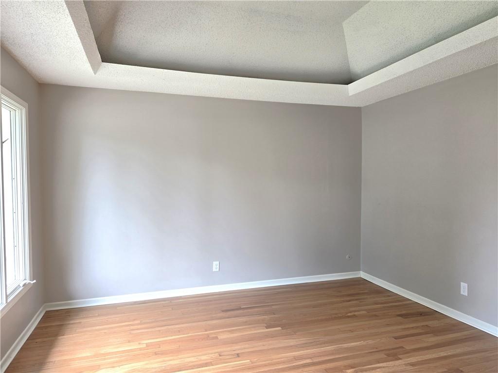 5th image of 9786 W 101 Ter, Overland Park, KS 66212 | MLS# 2633051