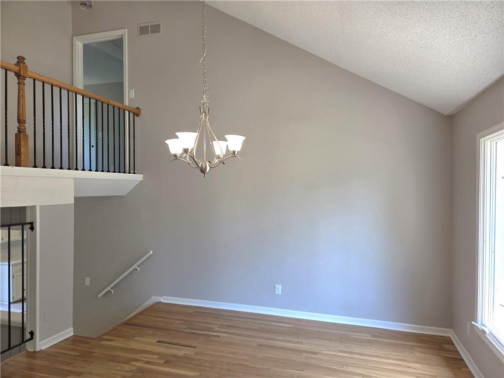 4th image of 9786 W 101 Ter, Overland Park, KS 66212 | MLS# 2633051